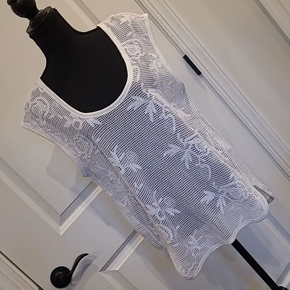 Banana Republic sz L open crocheted top